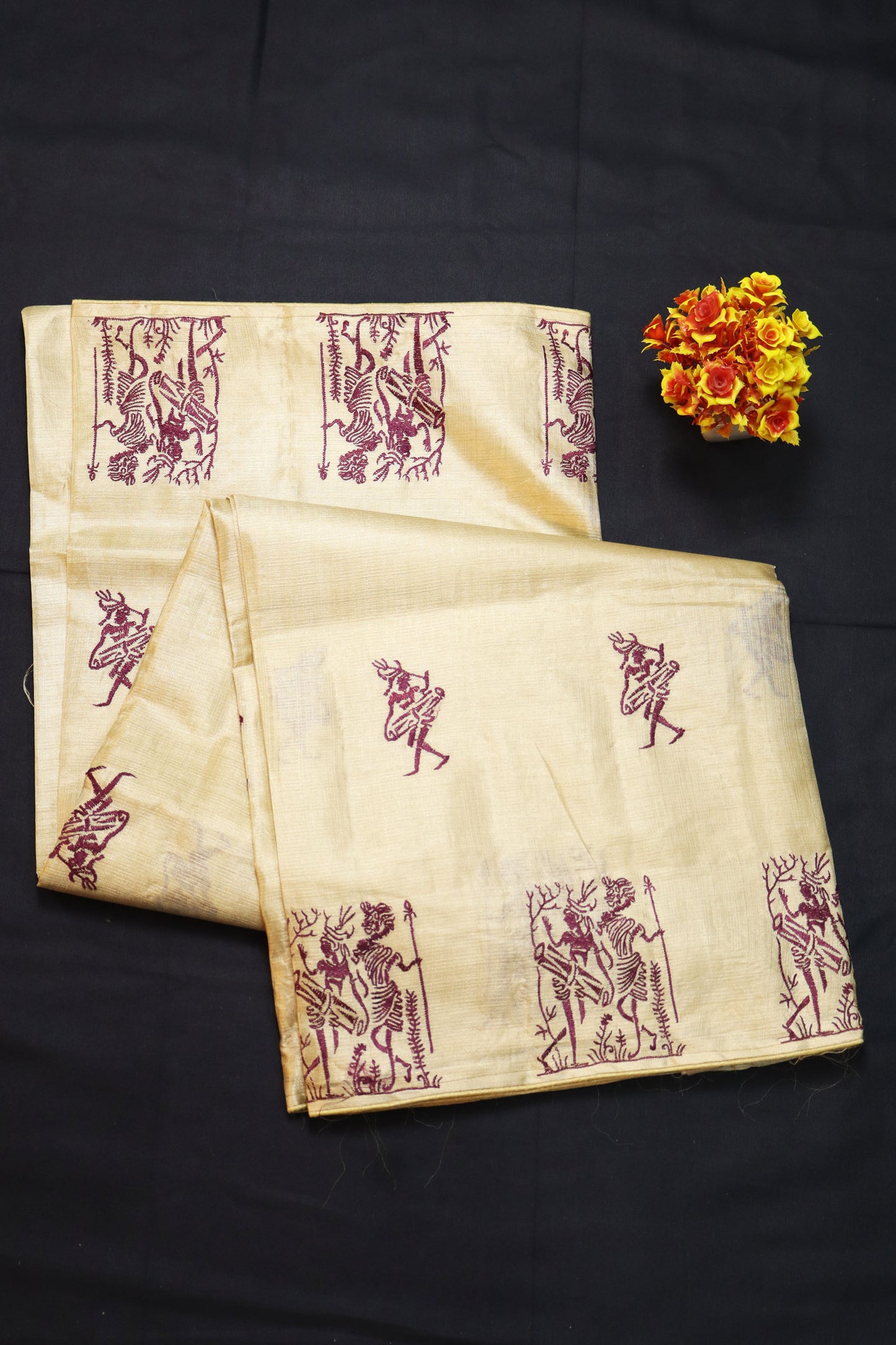 Elegant Cream Tussar Silk Saree Handloom Crafted For Lightweight Premium Wear