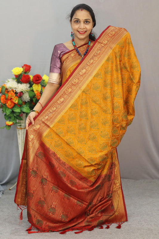 Elegant Poweloom Saree Crafted in Beautiful Design Style