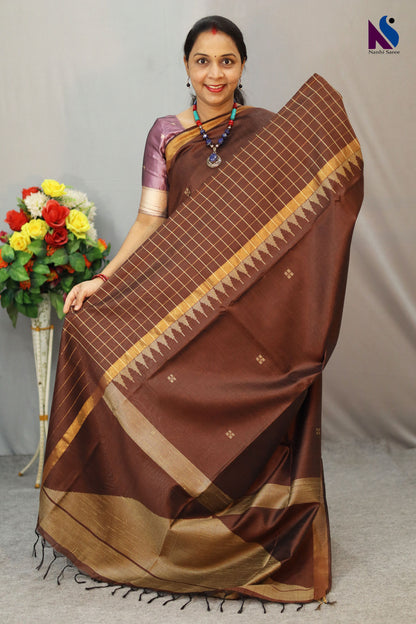 Elegant dark coffee shade designed with fine traditional handloom weaving saree