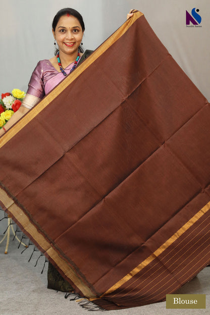 Elegant dark coffee shade designed with fine traditional handloom weaving saree