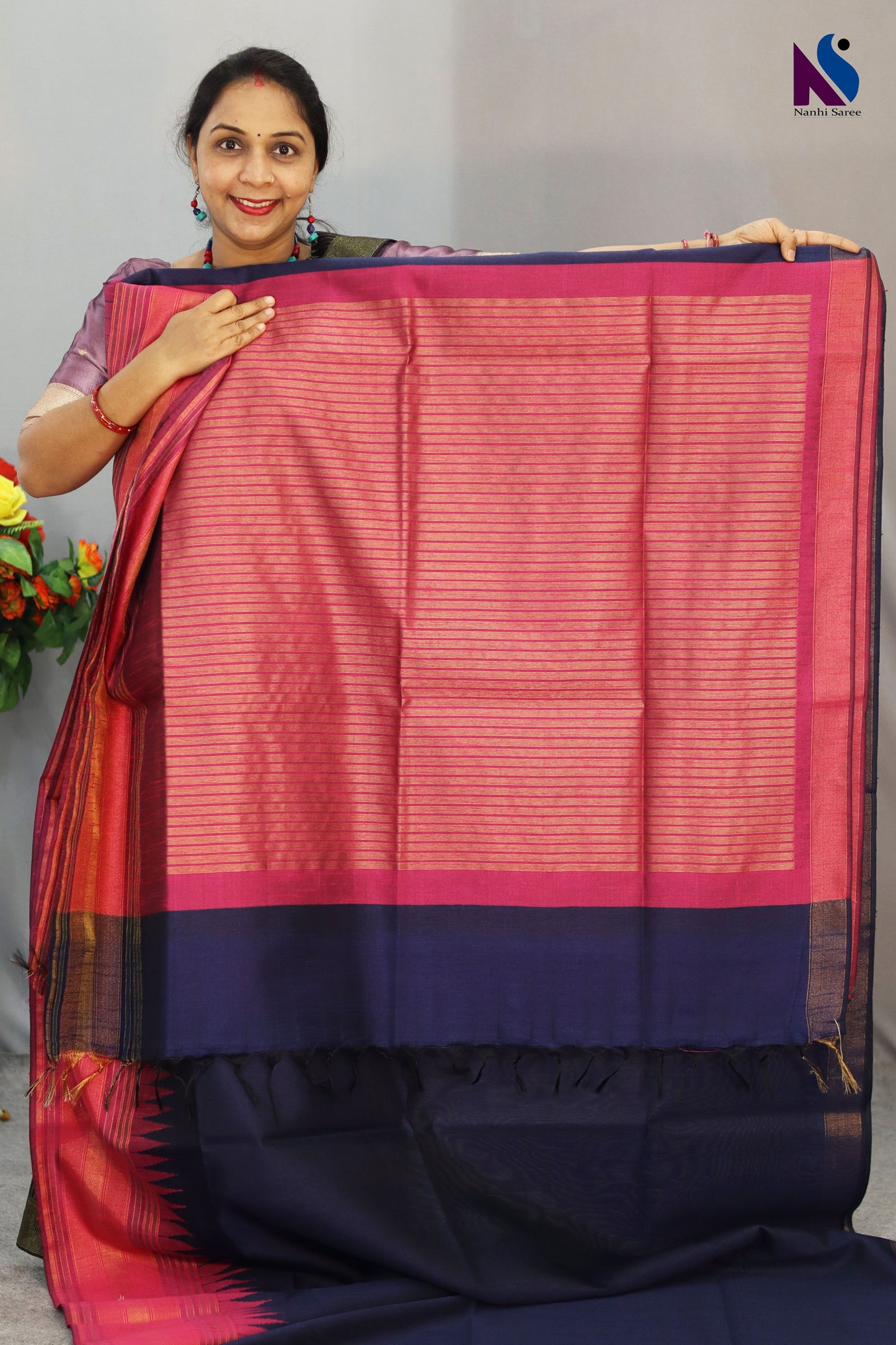 Classic navy blue handloom saree featuring beautiful contrast pallu