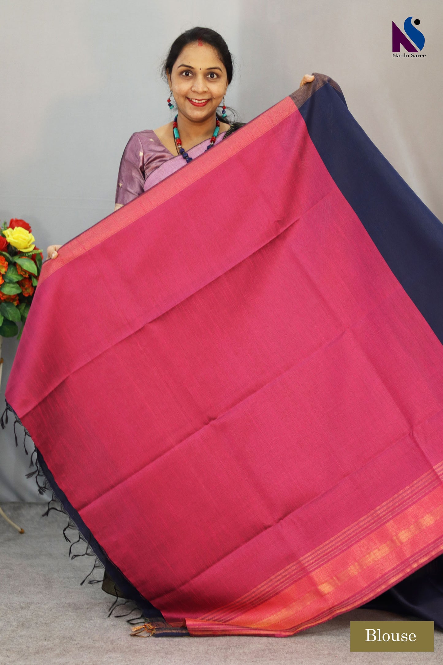 Classic navy blue handloom saree featuring beautiful contrast pallu