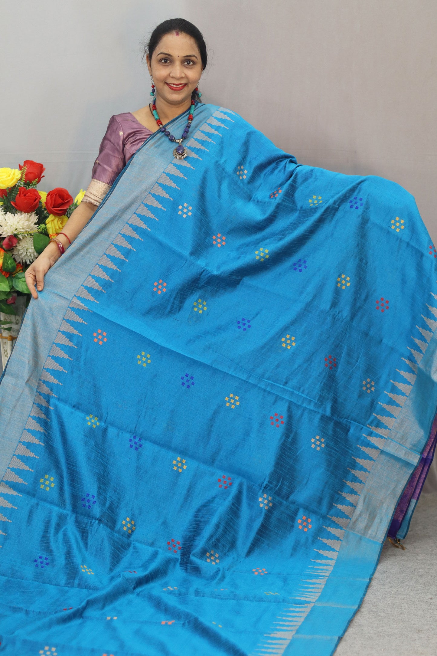 Graceful Dolabery Saree Crafted in Handloom Raw Silk