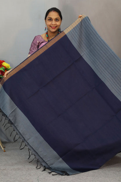 Elegant handloom saree featuring beautiful fera border design