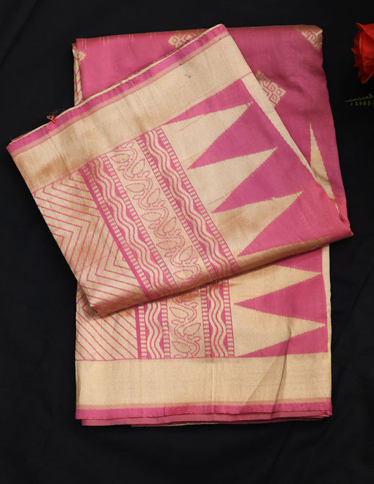 Elegant Signature Saree – Heavy Draping Style, High-Class Finish & Festive Glamour ✨