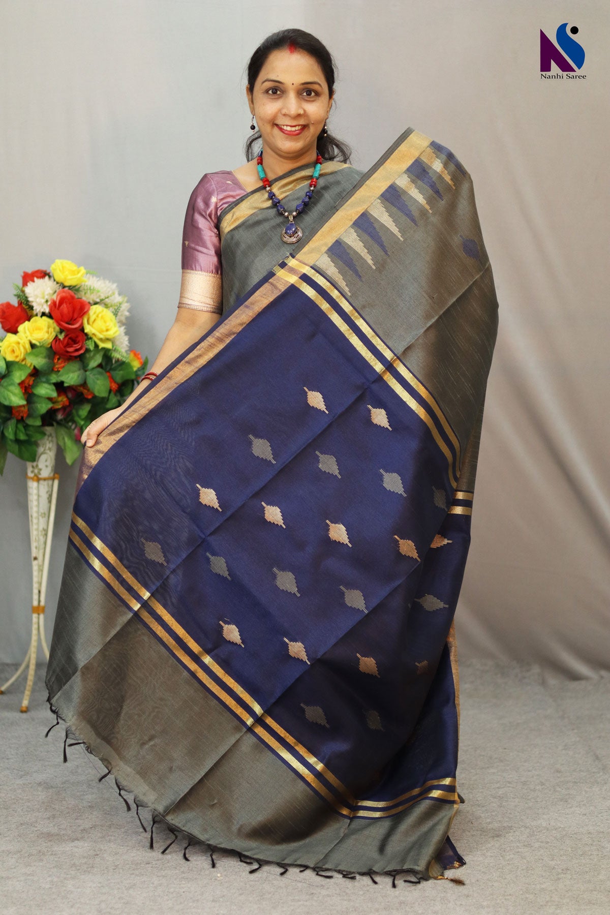 Smoky dark grey hue crafted in a finely detailed handloom weave