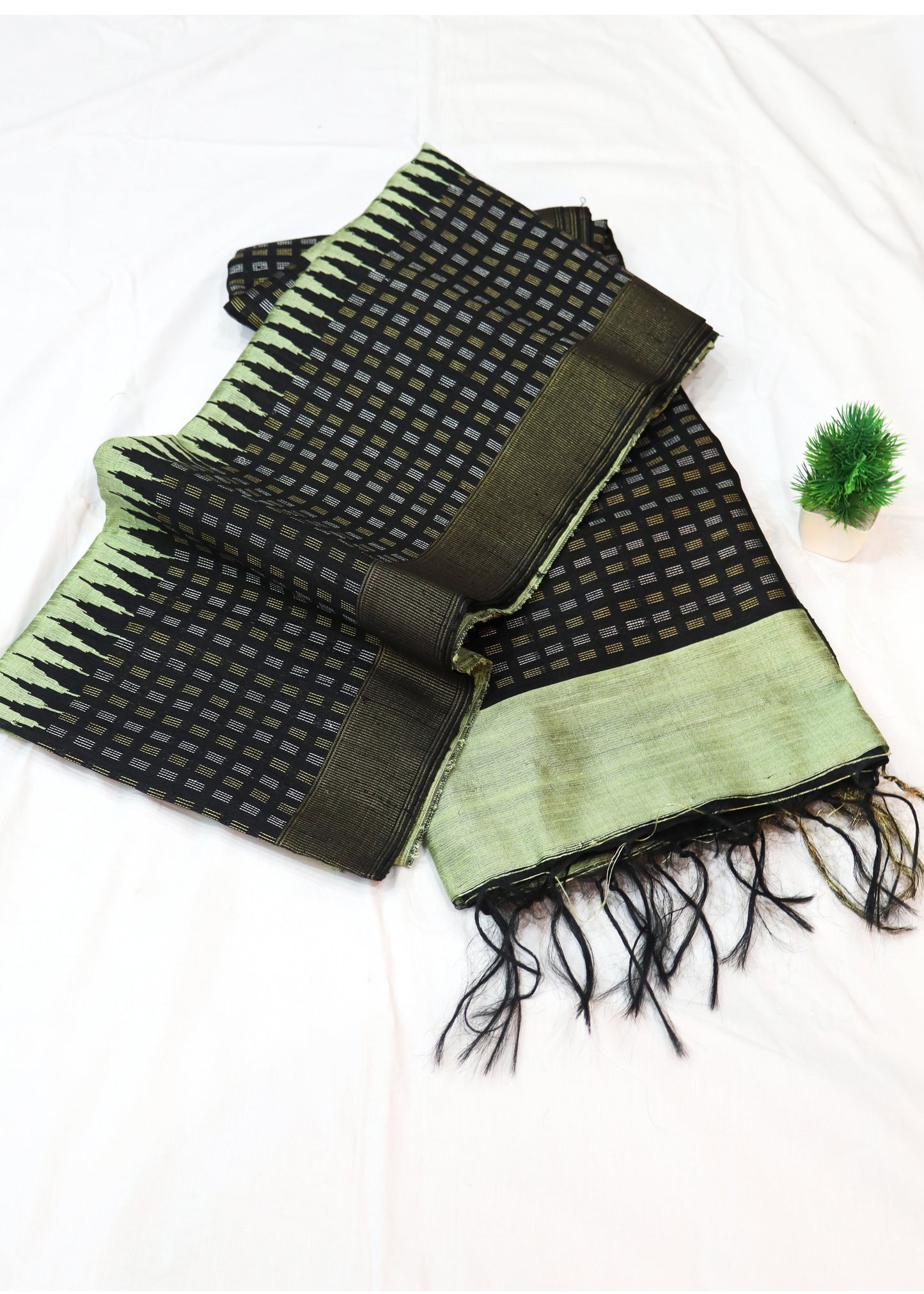 Soft and charming pastel green Najakat artsilk saree with artistic pallu