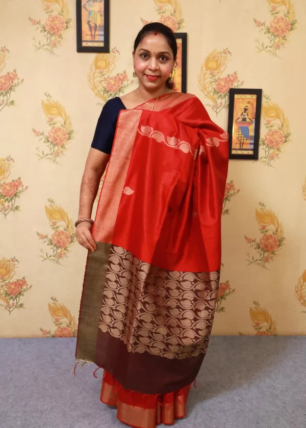 Stylish Wine Red Saree with Elegant Coffee Color Pallu"Art Silk" - Image 2