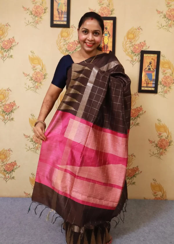 Graceful Dark Brown Saree with Beautifully Designed Pink Pallu"Art Silk" - Image 2
