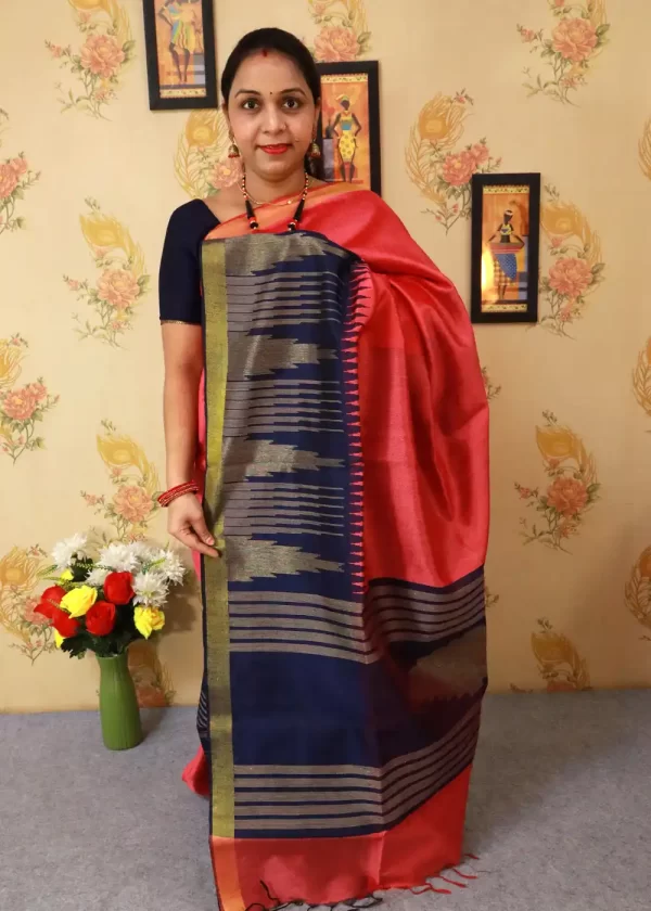 Light pink hand-woven saree, a perfect mix of grace and tradition."