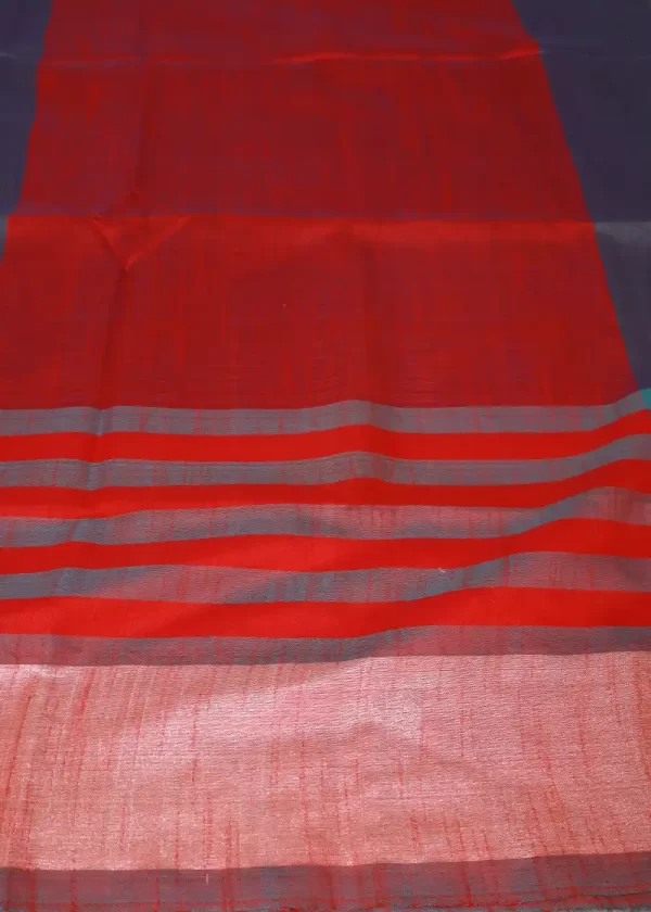 Hand-woven saree, crafted with elegance in navy grey. - Image 3