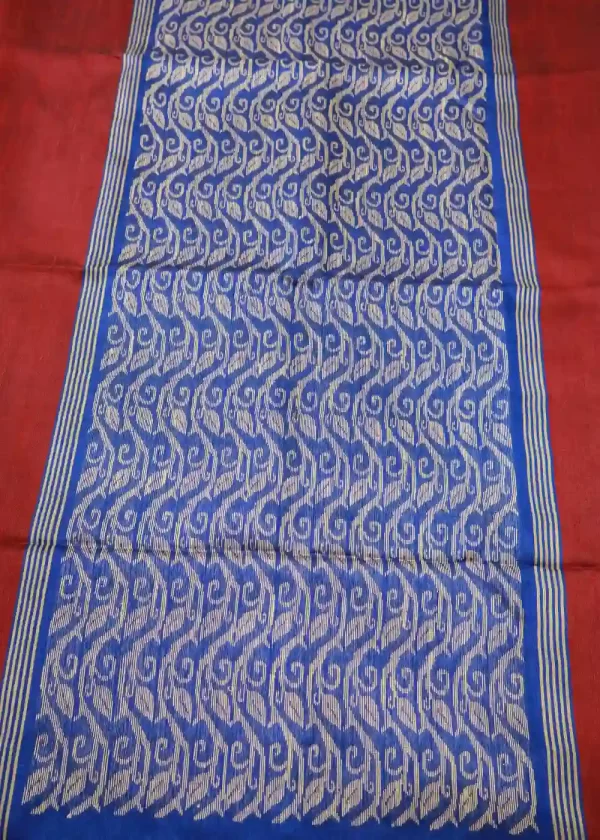 "Wine red hand-woven saree, a timeless blend of luxury and tradition." - Image 3