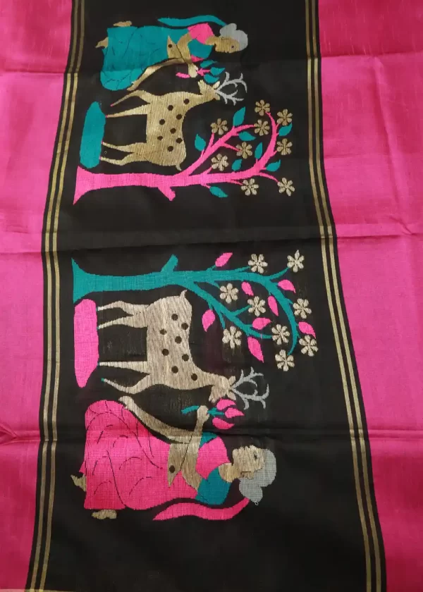 "Beautiful pink hand-woven saree, crafted with fine artistry." - Image 3