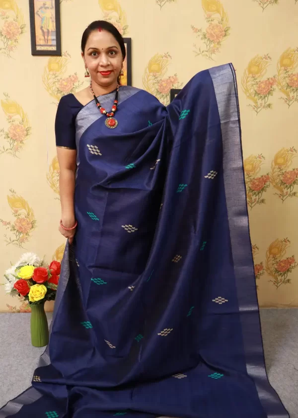 Navy Blue Handwoven Saree | Rich Tone, Timeless Style - Image 2