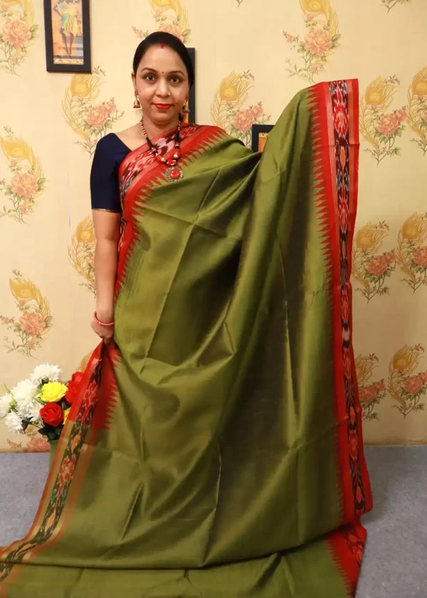 Mehendi Colour Handwoven Saree | Ethnic & Graceful Look - Image 2